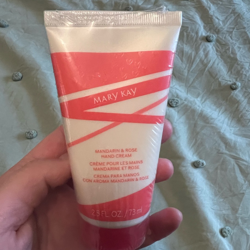 Brand new Mary Kay satin hands cream in mandarin rose, 2.5ml